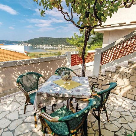 1 Bedroom Awesome Apartment In Supetarska Draga Exterior foto