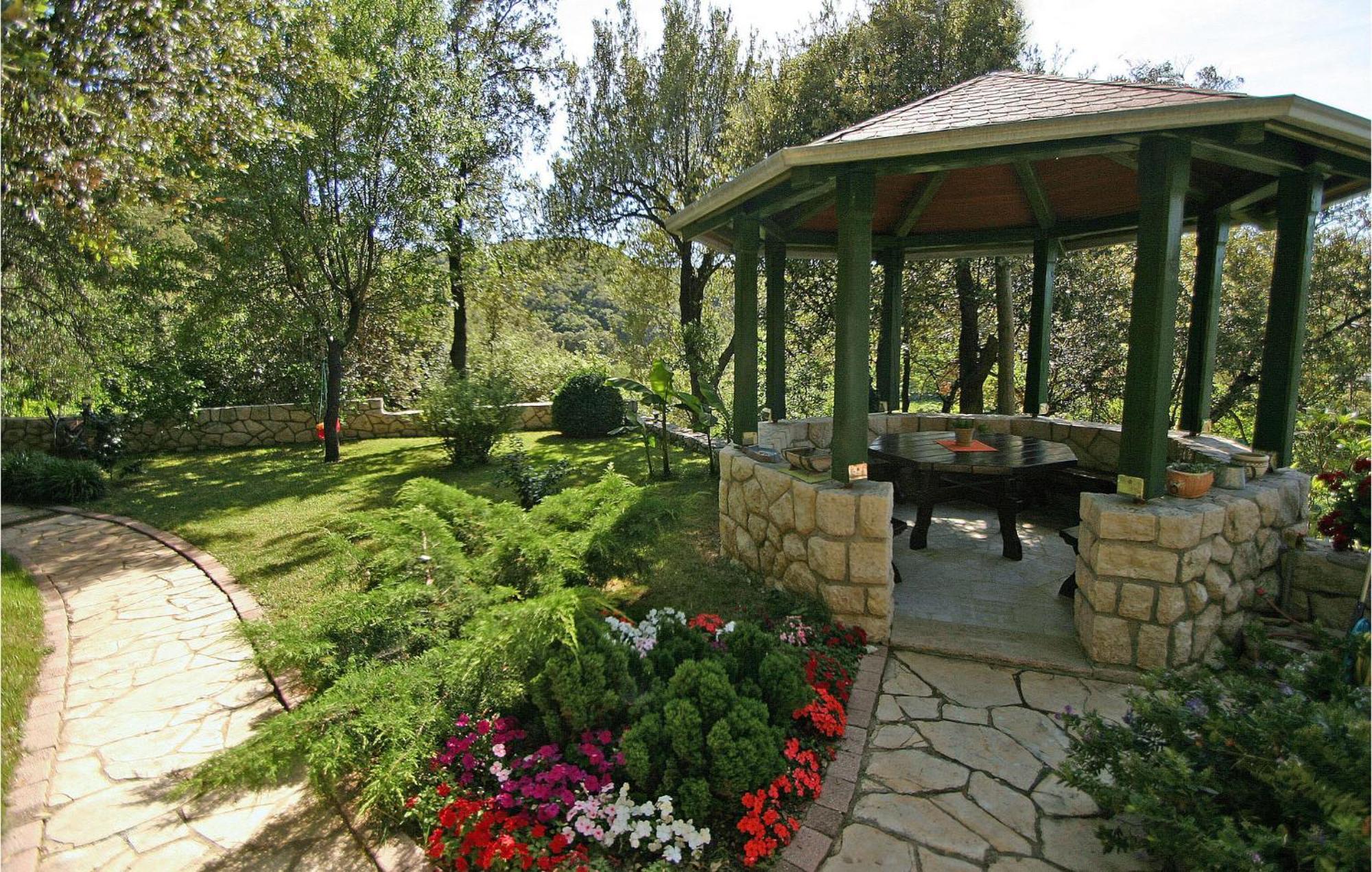 1 Bedroom Awesome Apartment In Supetarska Draga Exterior foto